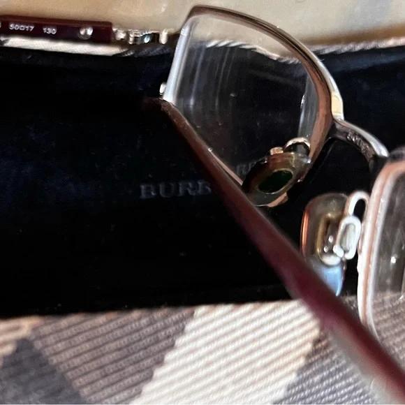 Burberry classic grandpa style eyeglasses and original case - Picture 3 of 6